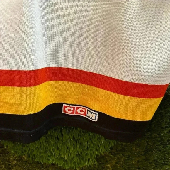 Vintage NHL 1989-90 Vancouver Canucks 20th Anniversary Trevor Linden Jersey - Picture 11 of 12